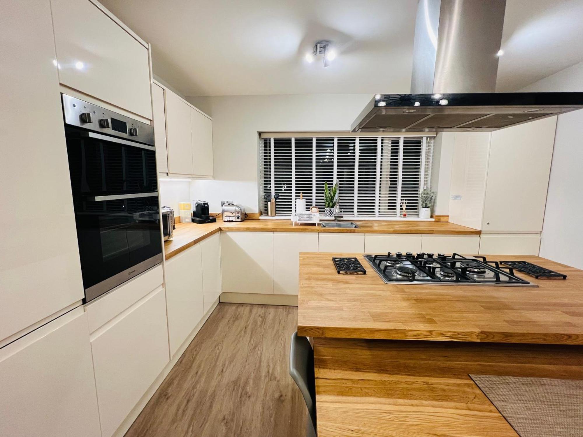 The Duplex Margate With Deck & Living Space Air Conditioning Extérieur photo