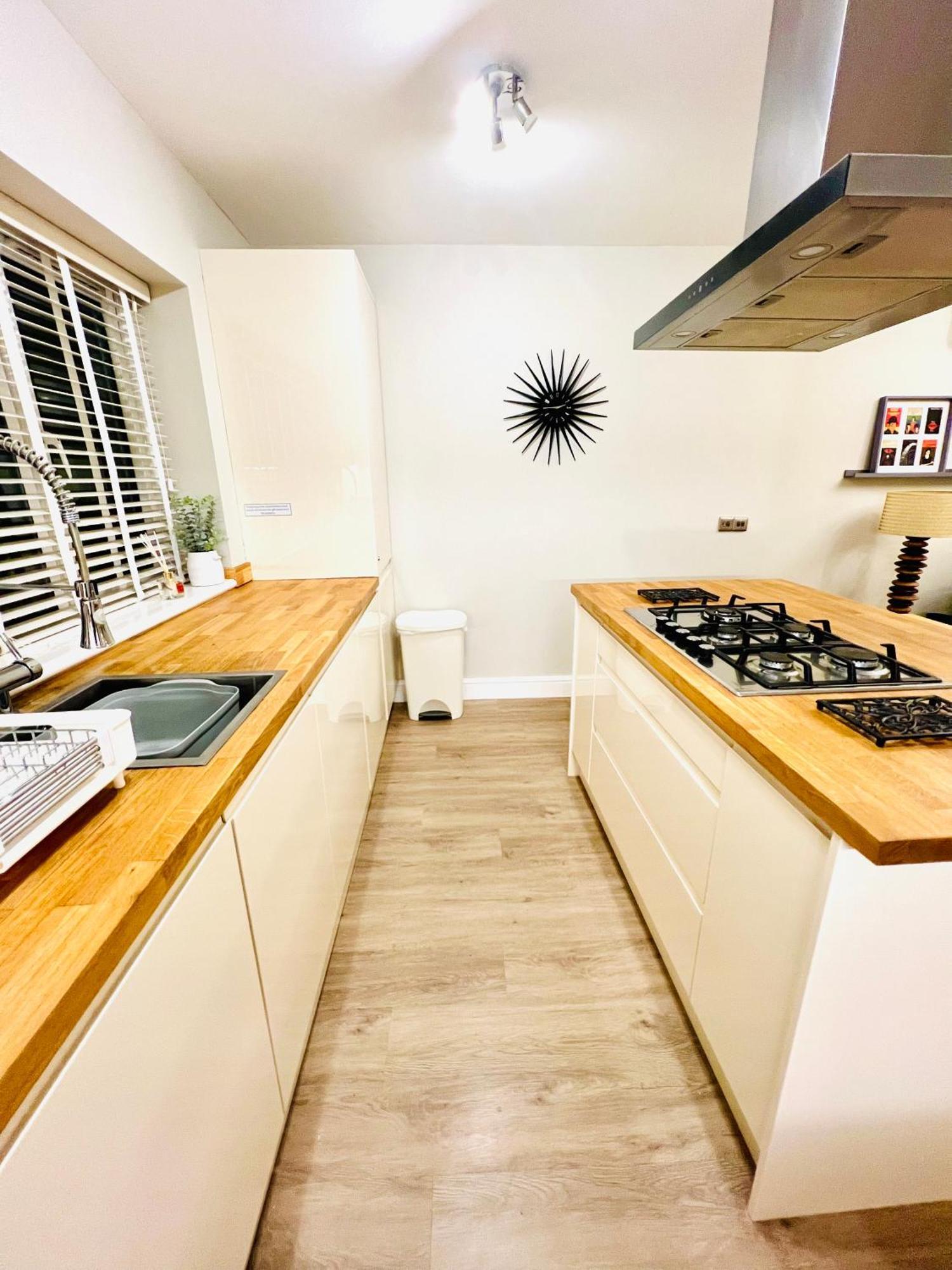 The Duplex Margate With Deck & Living Space Air Conditioning Extérieur photo