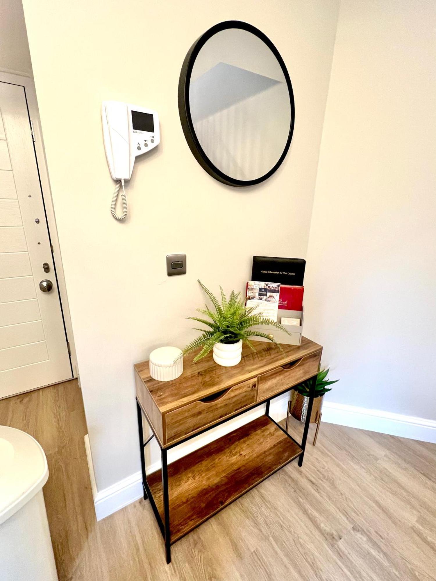 The Duplex Margate With Deck & Living Space Air Conditioning Extérieur photo