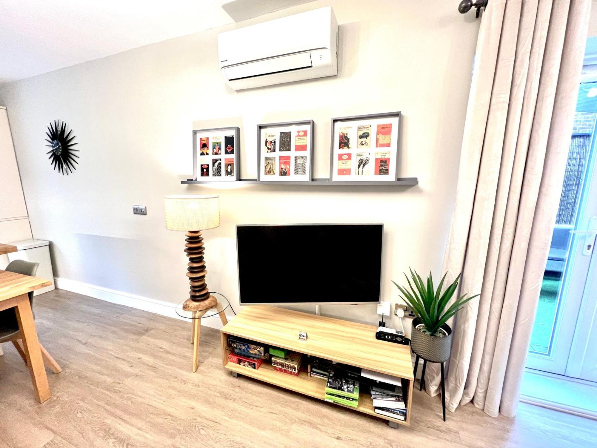 The Duplex Margate With Deck & Living Space Air Conditioning Extérieur photo